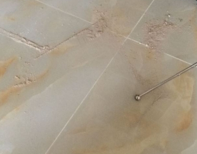 绵竹瓷砖空鼓维修公司分享粘合剂选择不当在瓷砖铺贴过程中可能导致以下问题