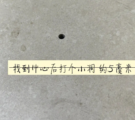 绵竹瓷砖空鼓维修公司专业解答在瓷砖铺贴过程中，如果砂料搅拌不均匀，将会带来以下问题